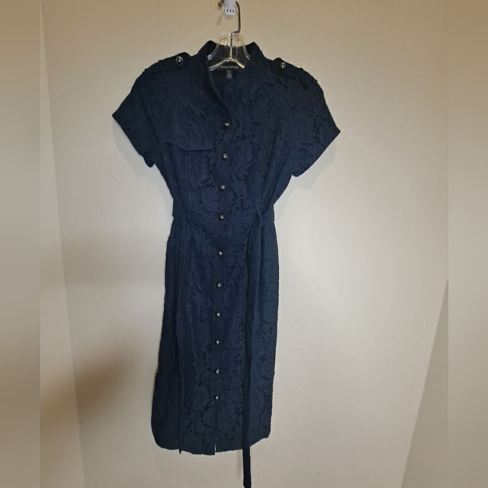 Banana Republic Lace Belted Shirtdress EUC Size 2 Petite